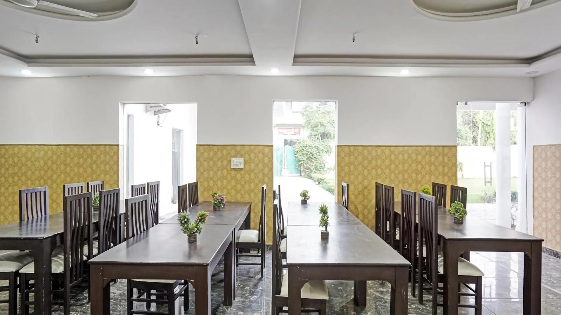 Hotel O Rajvanshi Paradise Gurgaon