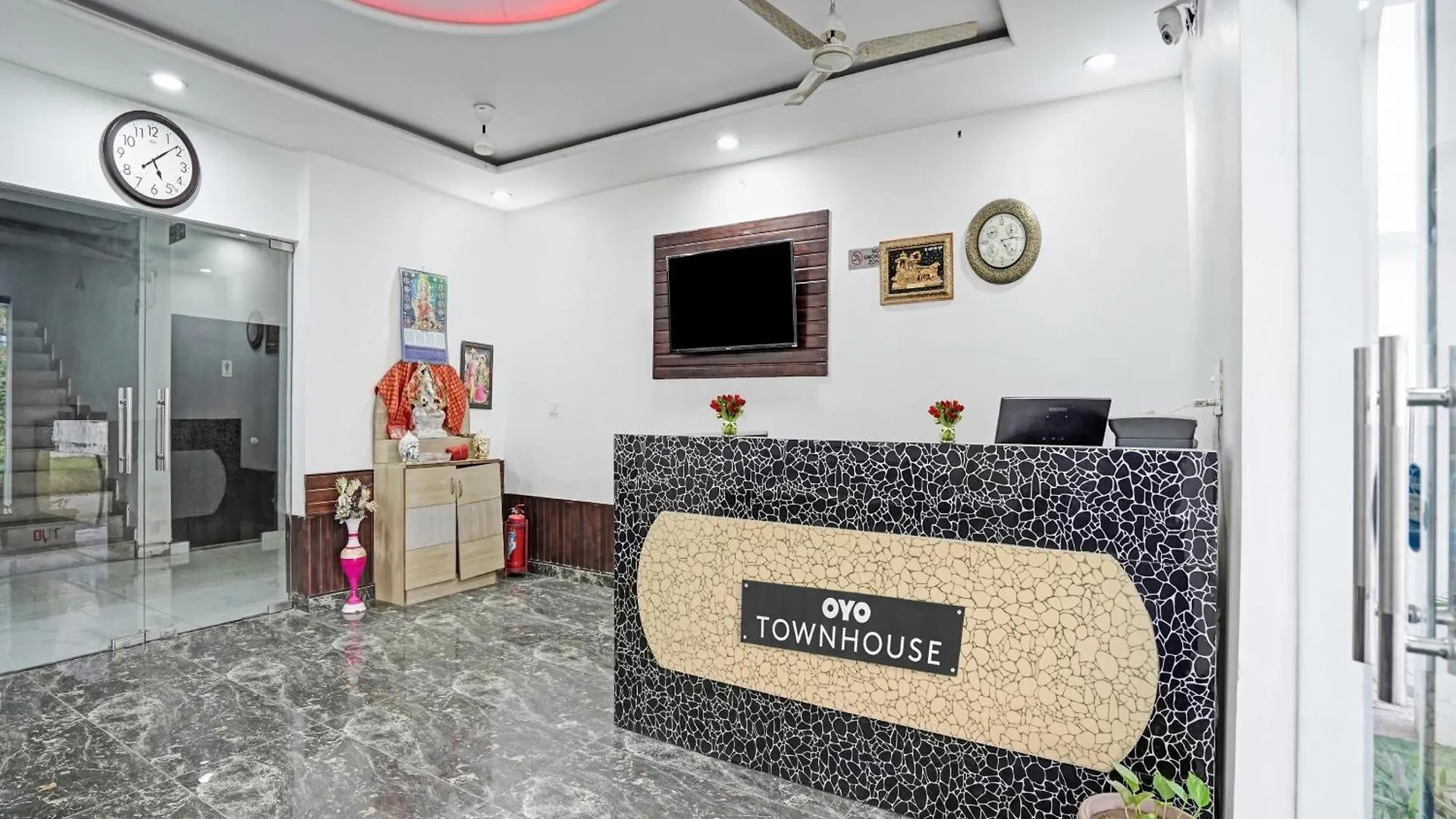 Hotel O Rajvanshi Paradise Gurgaon India