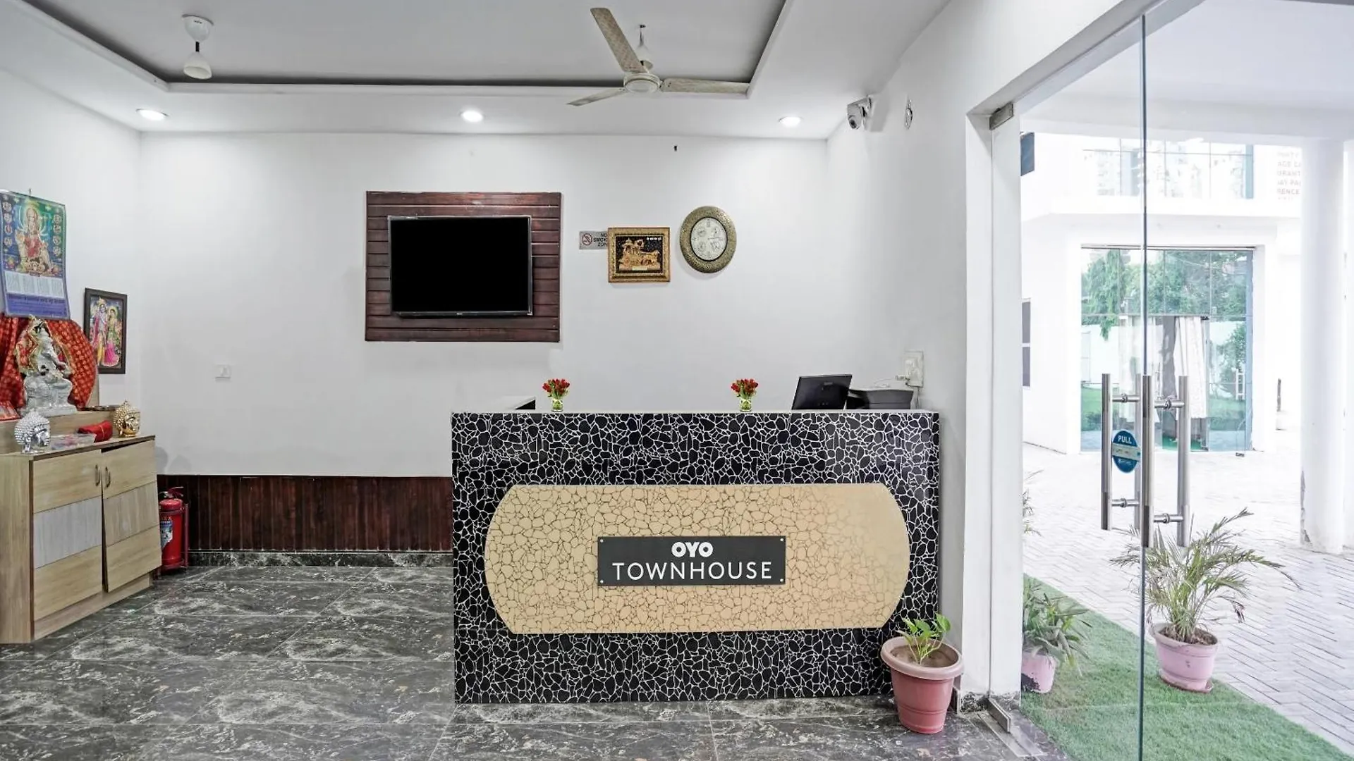 Hotel O Rajvanshi Paradise Gurgaon