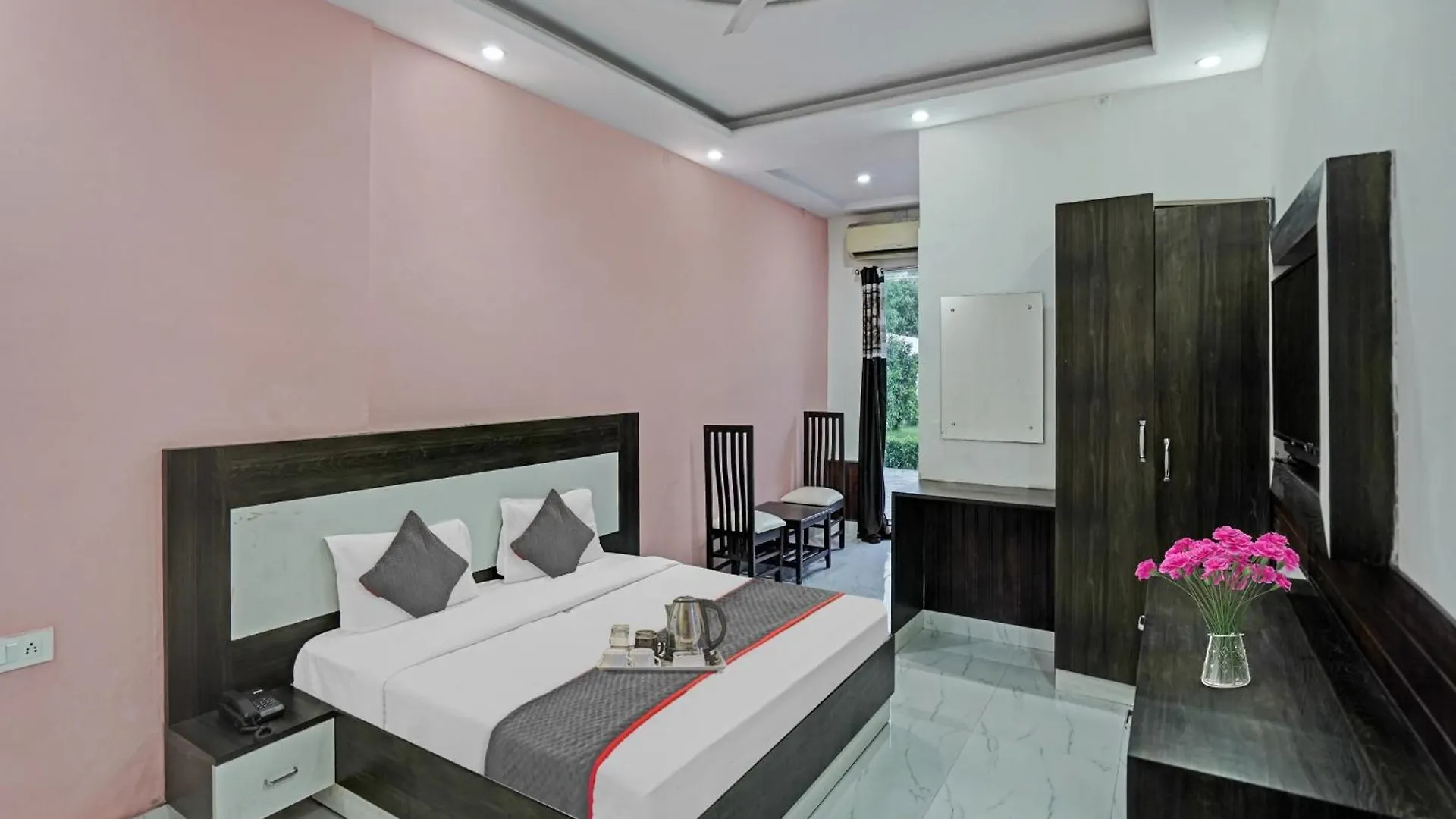 ***  Hotel O Rajvanshi Paradise Gurgaon India