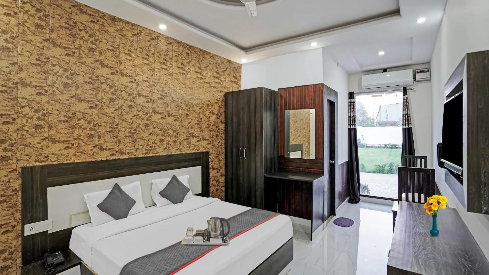Hotel O Rajvanshi Paradise Gurgaon