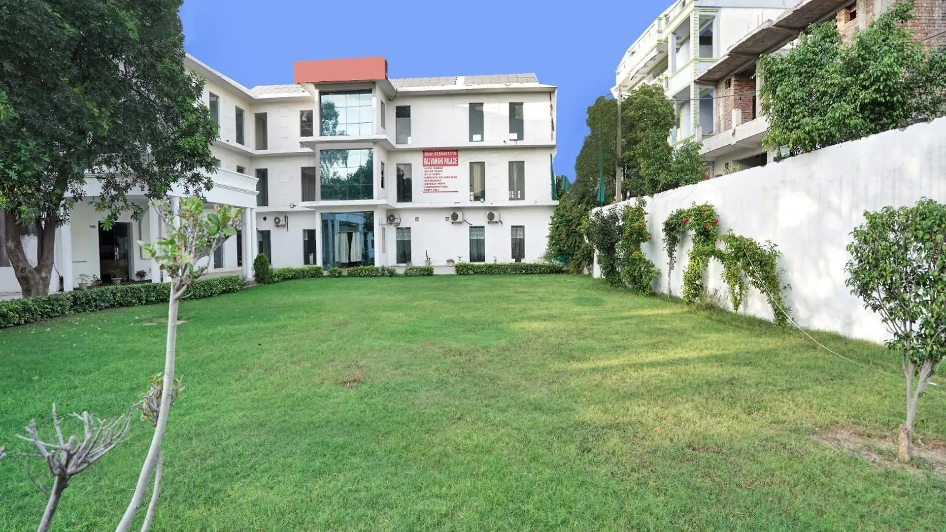 Hotel O Rajvanshi Paradise Gurgaon 3*,