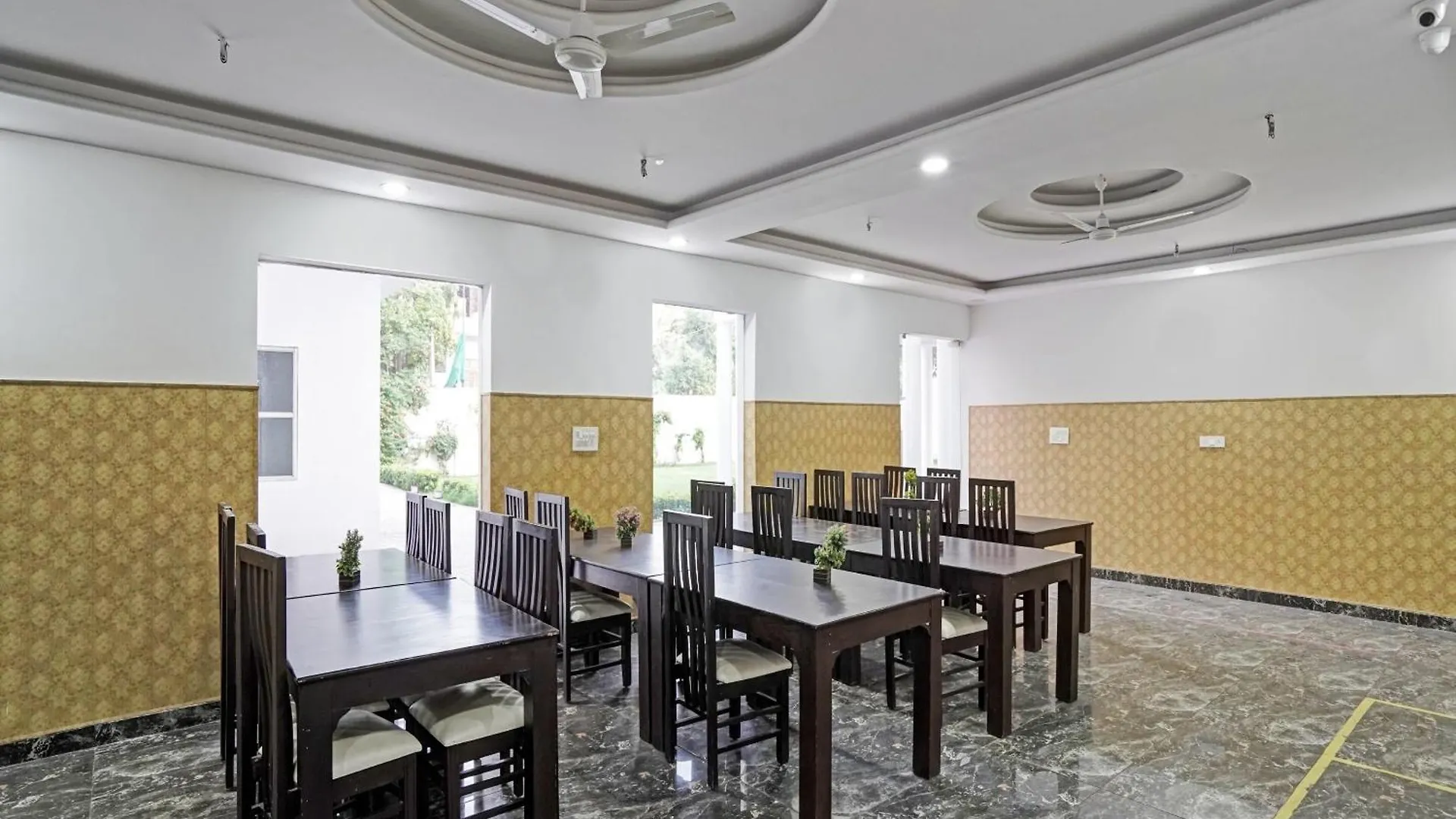Hotel O Rajvanshi Paradise Gurgaon